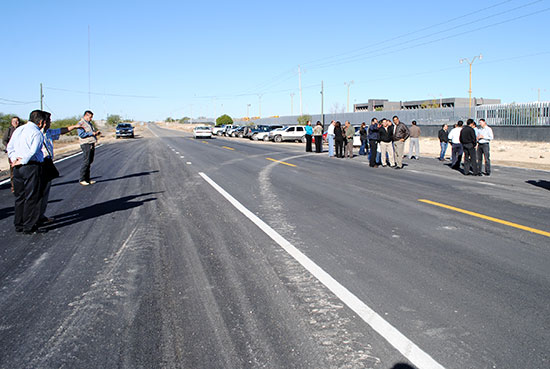 Inauguran carril de desaceleración en el Tecnológico de Ciudad Acuña