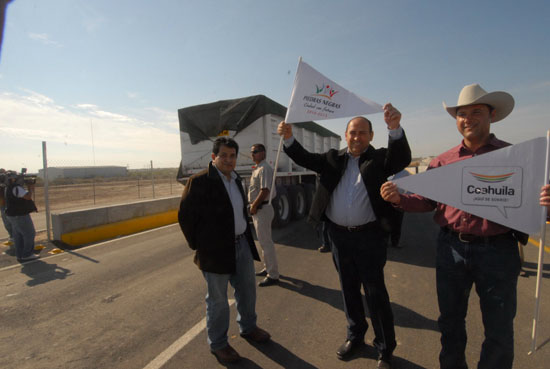 Con obra de drenaje y entrega de dos mil luminarias arranca el gobernador Rubén Moreira en Piedras Negras el programa de 100 días 