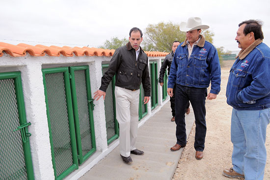 Cumple alcalde promesa a vecinos de la colonia Presidentes