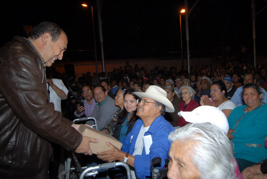 El gobernador Rubén Moreira inició el Programa Alimentario