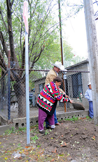 Encabeza alcalde arranque de trabajos de electrificación en dos colonias de la ciudad