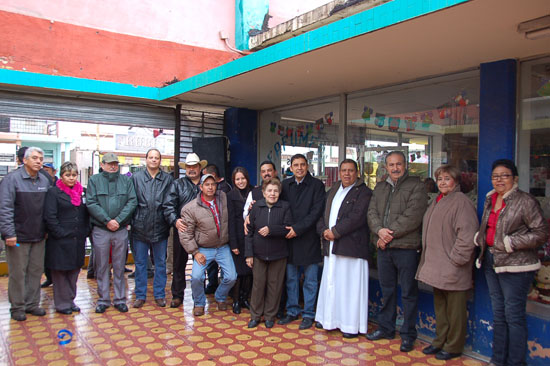 Inaugura Antonio Nerio semana navideña del comercio 