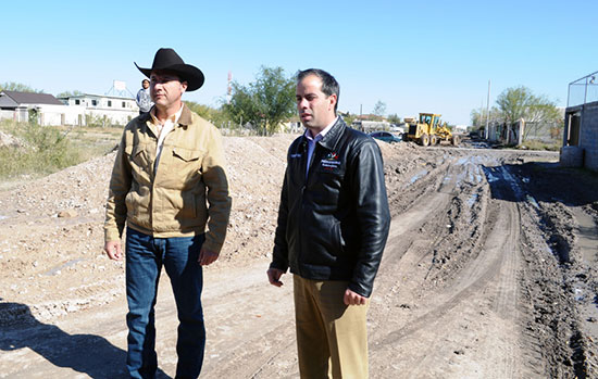 Supervisa alcalde obra de pavimentación