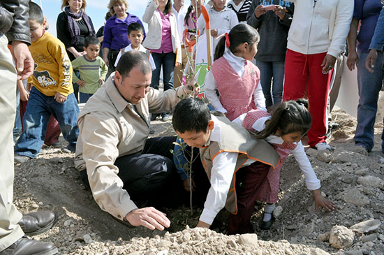 Arrancan alcalde y secretario del medio ambiente el programa “Reforestemos tu Escuela”