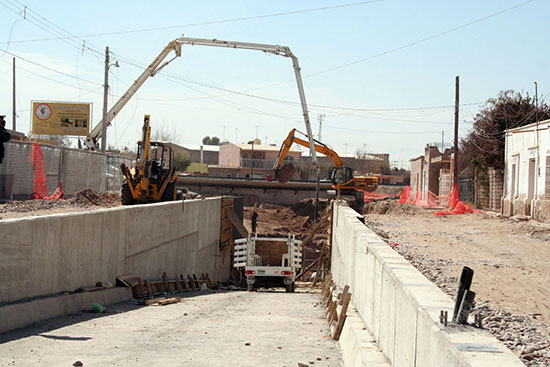 El gobierno de Jorge Torres avanza en la construcción del puente vehicular en Francisco i. Madero