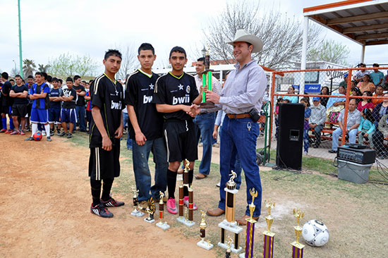 Inaugura alcalde Liga de Fútbol Infantil y Juvenil “Cerna 2000”