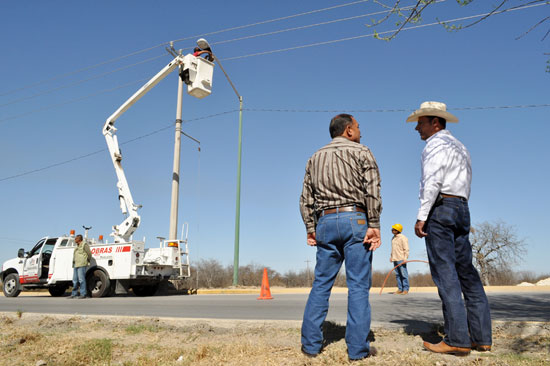 Supervisa alcalde avance de obras en construcción por diversos puntos de la ciudad