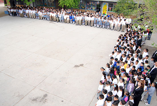 Alcalde presidió el Lunes Cívico en la escuela primaria Coahuila