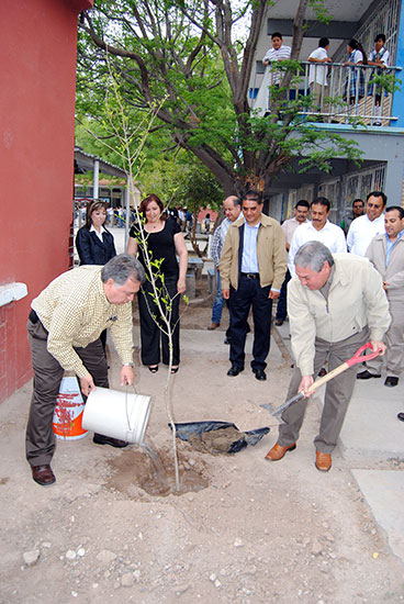 Alcalde presidió el Lunes Cívico en la escuela primaria Coahuila