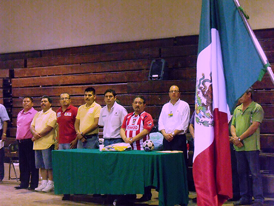 Atestigua Antonio Nerio inauguración de torneo deportivo del SNTSS