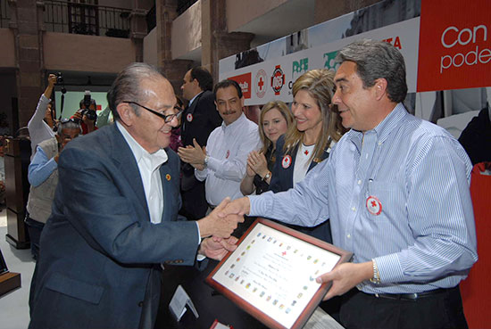 El gobernador Jorge Torres López y su esposa Carlota Llaguno inician la Colecta Anual de la Cruz Roja 2011