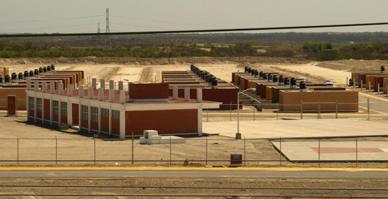 El gobernador Jorge Torres y el titular de Sedesol Federal supervisan construcción de la colonia Maseca en Nueva Rosita 