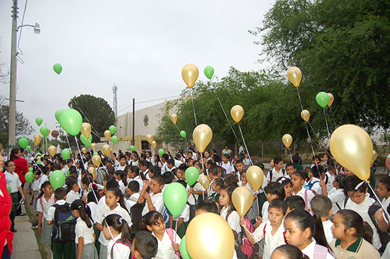 Encabeza Antonio Nerio 60 aniversario de escuela Rubén Moreira