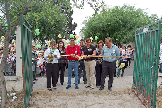 Encabeza Antonio Nerio 60 aniversario de escuela Rubén Moreira