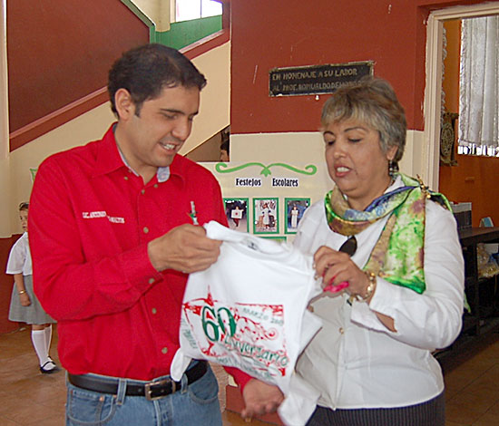 Encabeza Antonio Nerio 60 aniversario de escuela Rubén Moreira