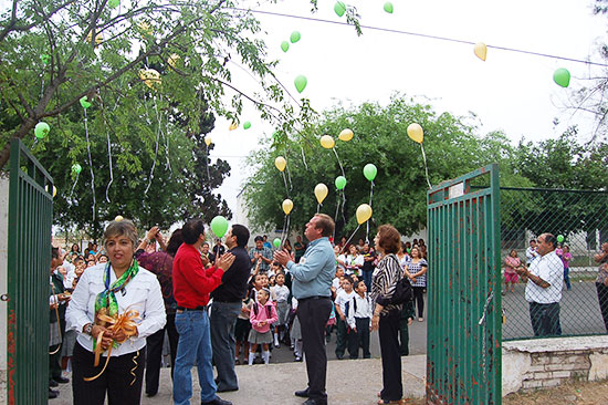 Encabeza Antonio Nerio 60 aniversario de escuela Rubén Moreira