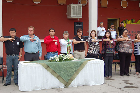 Encabeza Antonio Nerio 60 aniversario de escuela Rubén Moreira