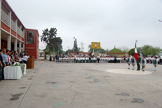 Encabeza Antonio Nerio 60 aniversario de escuela Rubén Moreira