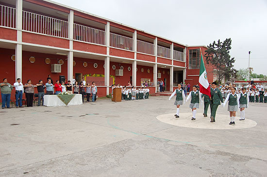 Encabeza Antonio Nerio 60 aniversario de escuela Rubén Moreira