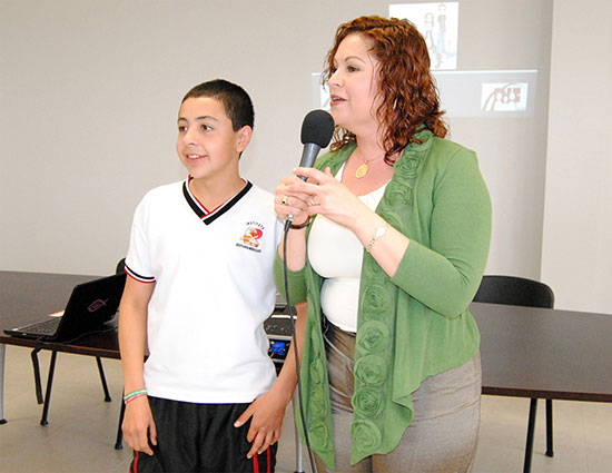 La prioridad de los jóvenes debe ser concluir una carrera profesional: Marilú Flores de Aguirre