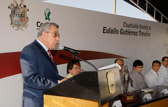 Preside el gobernador Jorge Torres López homenaje al ex mandatario coahuilense Eulalio Gutiérrez Treviño