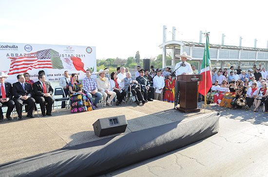 Reafirma alcalde de Piedras Negras compromiso de colaboración y respeto con comunidad de Eagle Pass