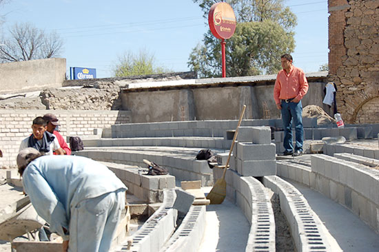 Supervisa Antonio Nerio avance de Plaza Bicentenario