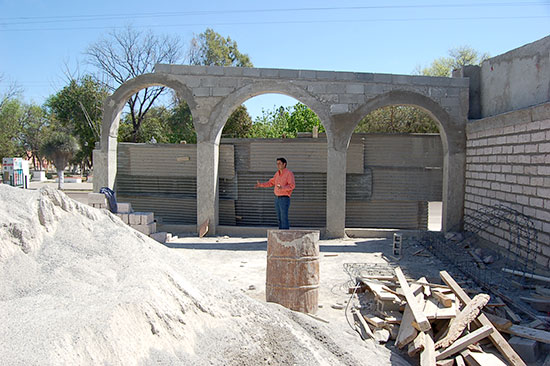 Supervisa Antonio Nerio avance de Plaza Bicentenario