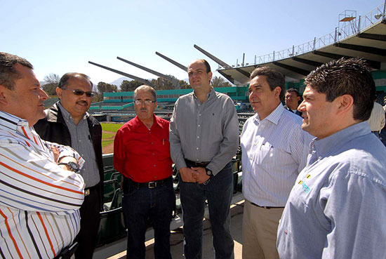 Supervisa el gobernador Jorge Torres López avances del estadio de beisbol “Francisco I. Madero” en Saltillo