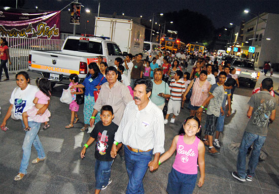 Asistieron a Piedras Negras más de 250 pequeños y padres de familia para presenciar el internacional Circo Viaggio 