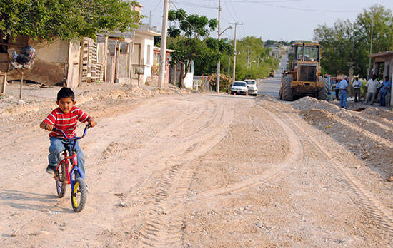 Con una inversión superior a 1 MDP, arrancan obra de pavimentación de 7 cuadras en la colonia Tierra y Esperanza