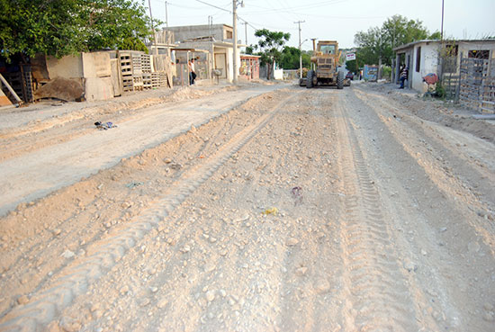 Con una inversión superior a 1 MDP, arrancan obra de pavimentación de 7 cuadras en la colonia Tierra y Esperanza