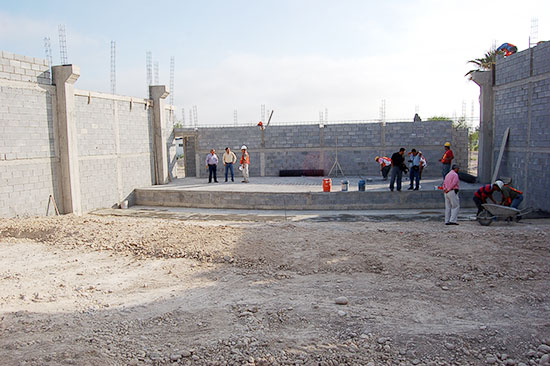 Supervisa Antonio Nerio Maltos avance del Teatro de la Ciudad