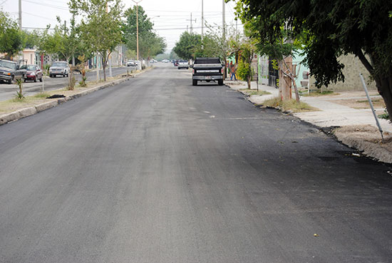 Supervisa el alcalde de Ciudad Acuña recarpeteo y pavimentacion en 9 cuadras de la Ampliación Santa Teresa