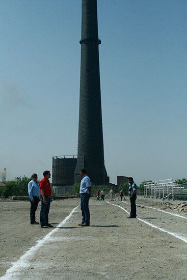 Verifica Antonio Nerio avances del parque La Chimenea