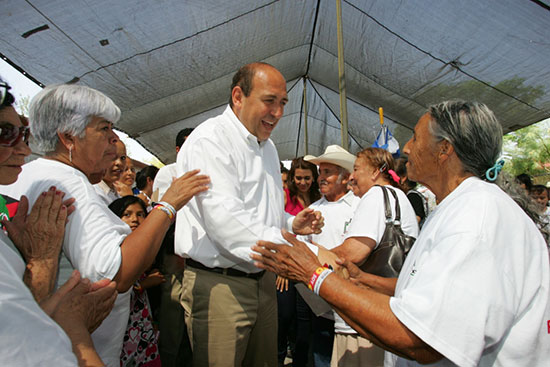 Antención médica las 24 horas en Villa Unión: compromiso de Rubén Moreira