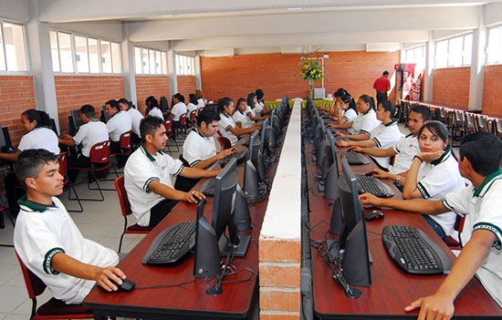 Coahuila mantiene primeros lugares nacionales en salud y educación