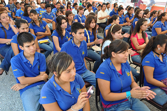 Colocan primera piedra de Escuela de Ciencias de la Salud