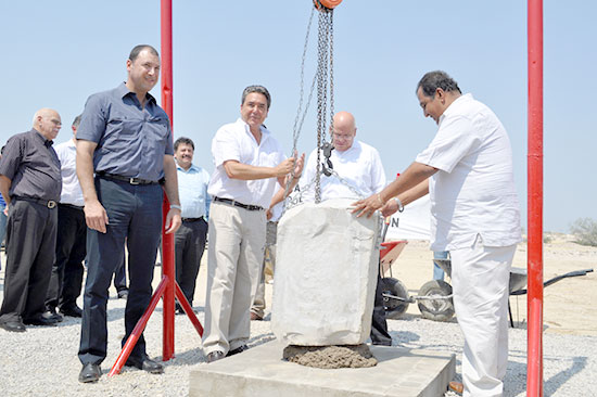 Colocan primera piedra de Escuela de Ciencias de la Salud