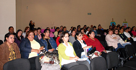 Dan a conocer a docentes de preescolar nuevas estrategias de enseñanza