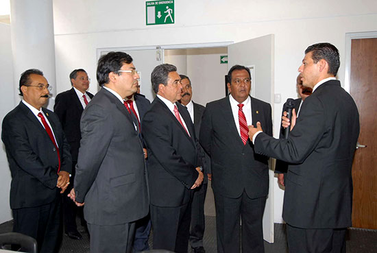 El gobernador Jorge Torres pone en servicio el Centro Cultural Universitario y la Facultad de Sistemas en Arteaga