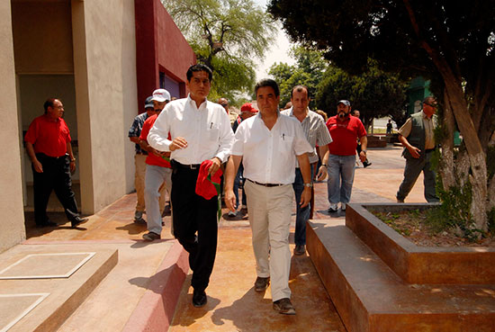 Entrega el gobernador Jorge Torres López mejores espacios deportivos para la gente de Monclova