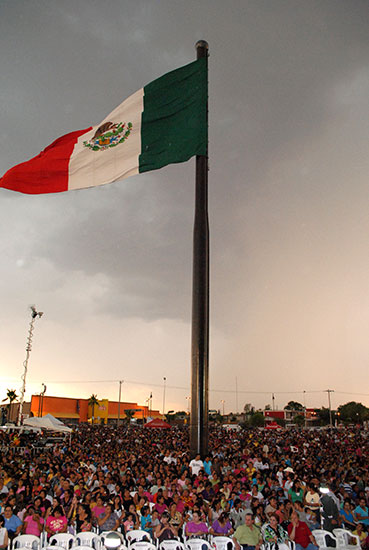 Más de 20 mil personas acuden al festival del Día de las Madres