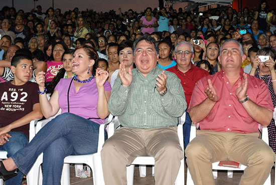 Más de 20 mil personas acuden al festival del Día de las Madres