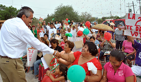 Mediante mesas de apoyo nutre y expresa Temo Arzola sus propuestas de campaña