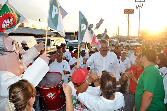 Por un Coahuila mas grande y mejor para todos asiste Cuauhtemoc Arzola a caminata en apoyo a Ruben Moreira