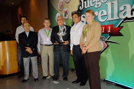 Preside el gobernador Jorge Torres entrega de reconocimientos a lo mejor del beisbol mexicano 2010