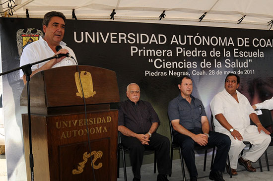 Preside el gobernador Jorge Torres colocación de la primera piedra de la Escuela de Ciencias de la Salud en Piedras Negras