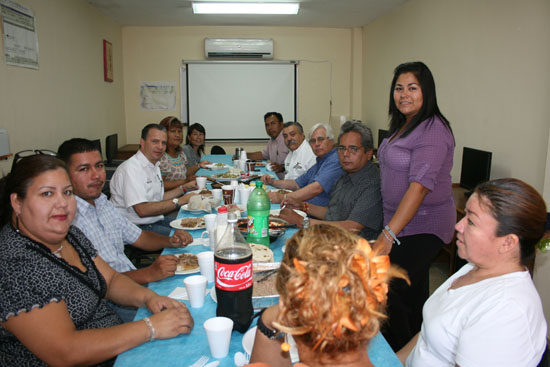 El diputado Francisco Saracho realiza visita de cortesía a centros comunitarios 