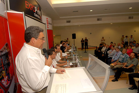 Inaugura el gobernador Jorge Torres Expo PyME Coahuila 2011